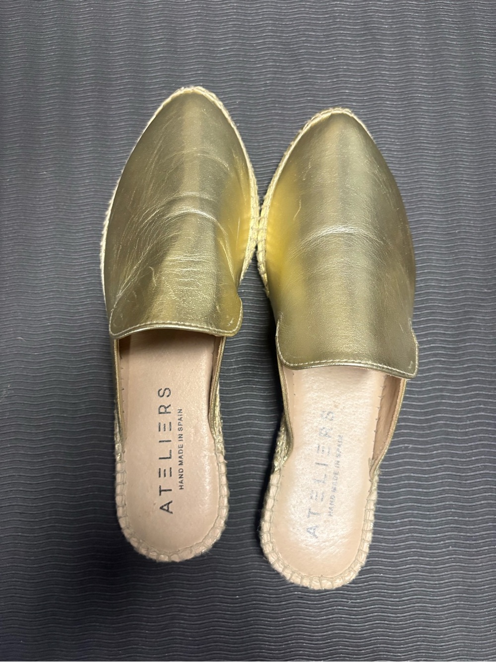 Atelier Gold Slip-On Espadrille Mule

EU sz shoes fit apx half smlr